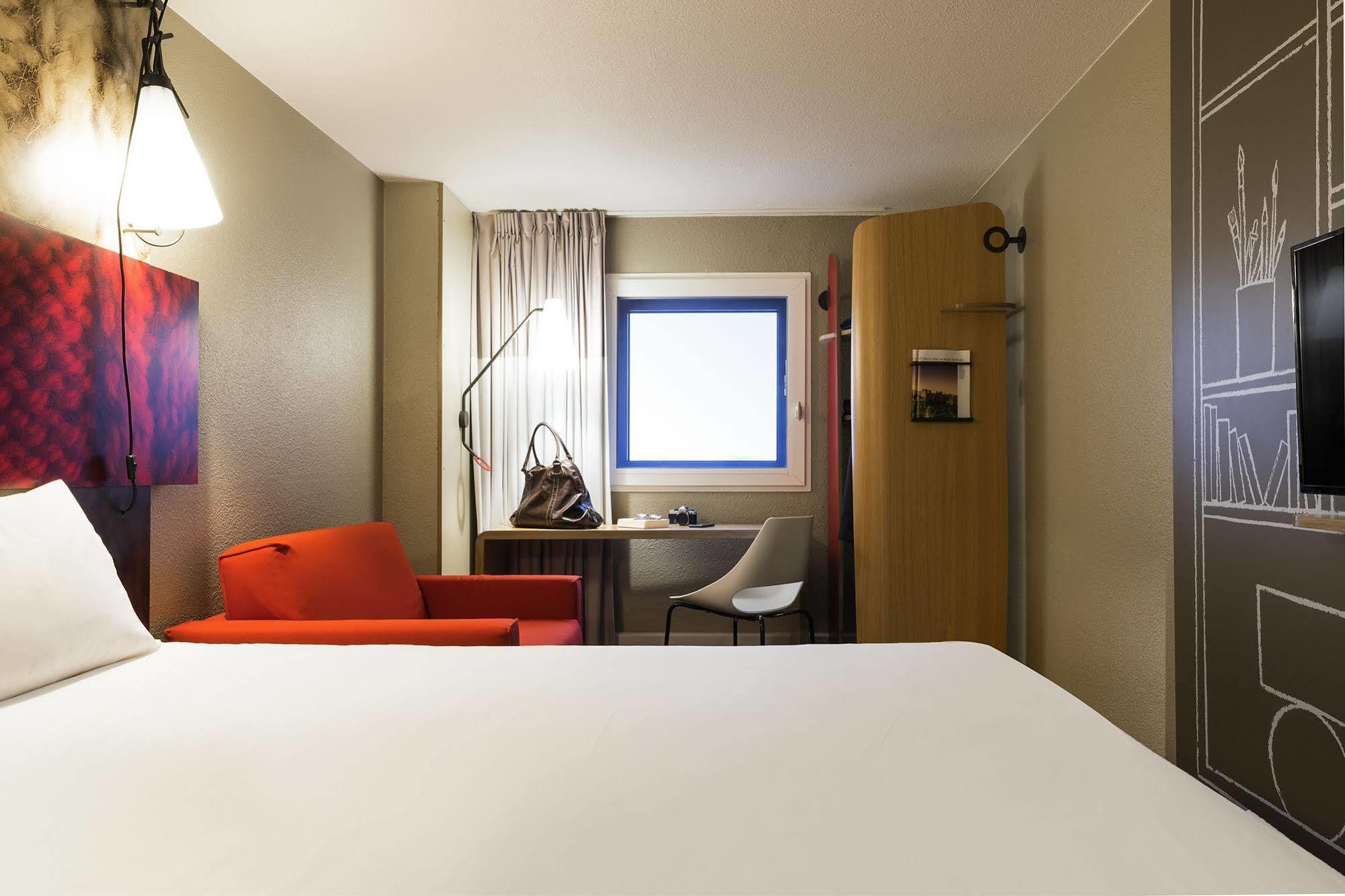 Ibis Centre Gare Saint Jean Euratlantique Hotel