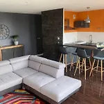Appartement Dernier Etage, Balcon, Parking Gratuit !