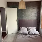 Appartement dernier étage, balcon, parking gratuit !