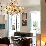 Chic Appartement in Bordeaux Golden Triangle
