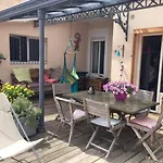 Calme , Proche Du Centre, Grande Terrasse, Petit Dejeuner