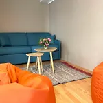 Cool Center Floral Apartment