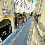 T4 Apartment In The Heart Of Old Bordeaux Close To All Amenities