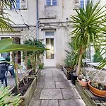 Beautiful Bordeaux Apartment With Terrace