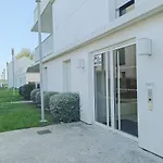 Room In Bordeaux Lac