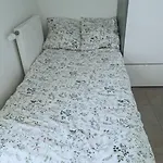 Room In Bordeaux Lac