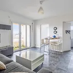 Nice And Modern Flat With Balcony And Parking In Bordeaux - Welkeys