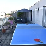Superbe 3 Pieces Avec Terrasse 50 M2 10 Minutes A Pieds Du Centre Ville 2 Chambres Et Un Salon