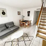 Duplex Moderne Proche De Toutes Commodites