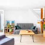 Beautiful Bordeaux Center Apartment With Terrace
