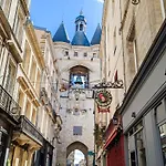 Apartment Near The Palais Gallien