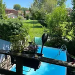 Evasion Urbaine A Bordeaux Espace Detente Avec Piscine Privee Et Climatisation