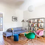 Beautiful Apartment In Bordeaux With Garden