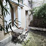 Charming Apartment Downtown Bordeaux