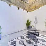 Lovely Studio In Chartrons With Terrace
