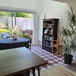 Chambre Privee Chez L\'Habitant En Colocation Dans Agreable Maison Avec Jardin - A Private Room In A Shared House With Garden