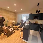 Grand Appartement En Rdc Avec Jardin