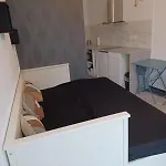 Studio Calme Avec Un Lit