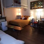 B&B Le Miroir Aux Fees Bordeaux