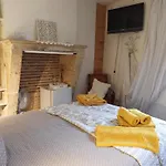 B&B Le Miroir Aux Fees Bordeaux