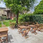 Le Jardin Cafe