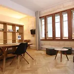 Les Suites De Saint Amand