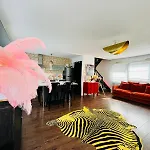 Loft Atypique13Om2-Salon De 40M2, Rooftop Et Patio Couvert Dep Tardif 13H-Pkg Gratuit Prive Sur Place ,Clim