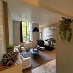 Apartment In Downtown Bordeaux