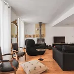 Superbe Loft Avec Patio A Bordeaux