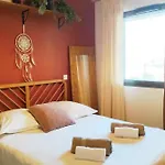 Nice 64 M With Balcony Near The Train Station