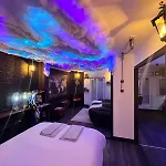 Apartment Cinema, Jacuzzi, Borne Arcade