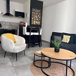 Appartement Cosy Avec Balcon, Centre Historique