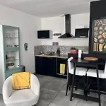Appartement Cosy Avec Balcon, Centre Historique
