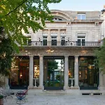 Luxury And Elegance In Bordeaux