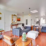Family House With Pool