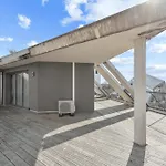 Spacious And Bright Apartment