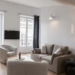 Grand Théâtre Bright Apartment
