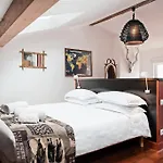 Une Chambre Chez Dupont