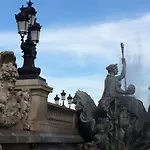 Une Terrasse Aux Chartrons
