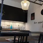 Une Terrasse Aux Chartrons