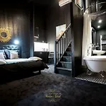 Les Secrets De Marie-Astrid, Suite Love Room