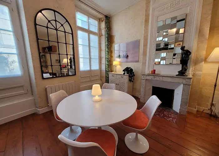 Appartement Central Typiquement Bordelais
