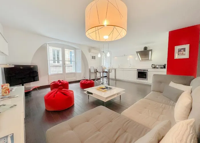 Appartement 2 Chambres Avec Terrassse En Hyper Centre