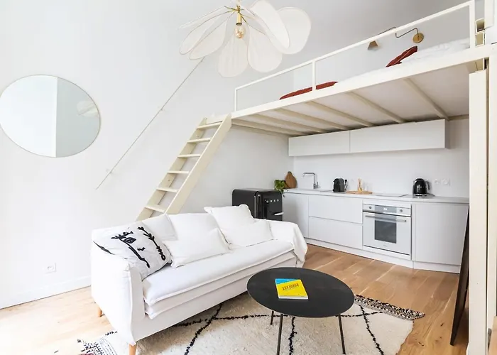 Pretty Duplex Near The Miroir D\'Eau