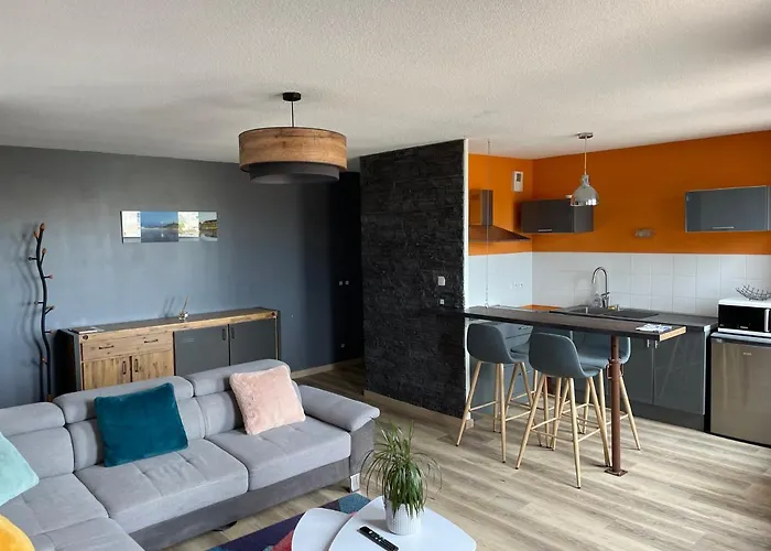 Appartement Dernier Etage, Balcon, Parking Gratuit !