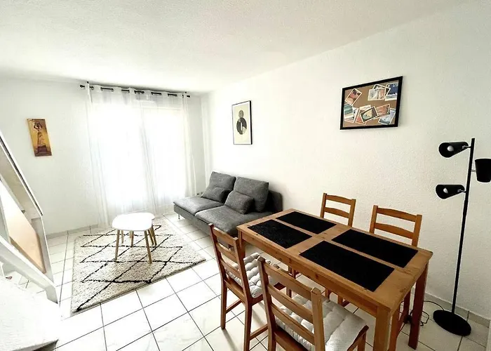 Duplex Moderne Proche De Toutes Commodites