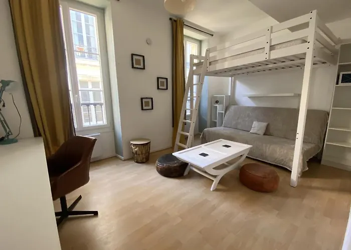 Apartment Near The Palais Gallien