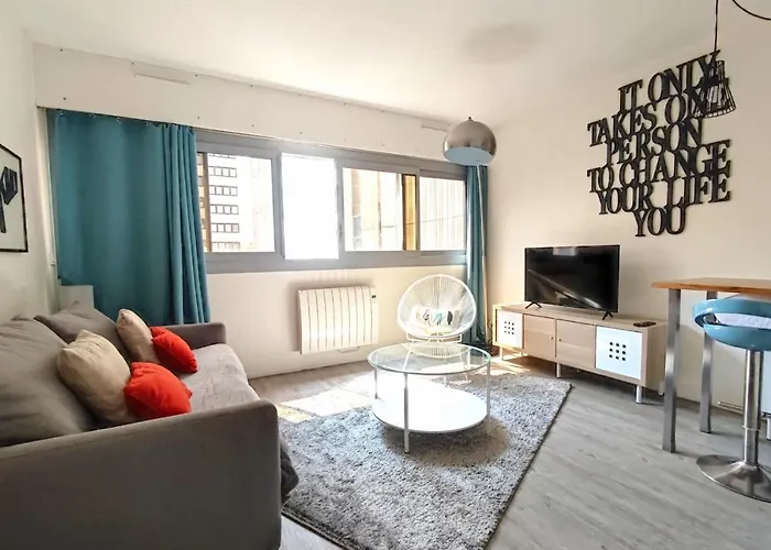 Studio Of 27M In Downtown