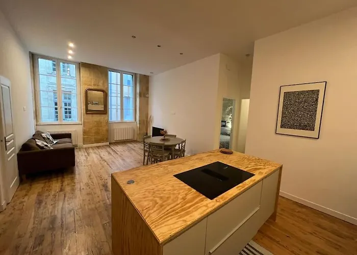 Appartement Typique - Coeur Historique Bdx- 4 Pers