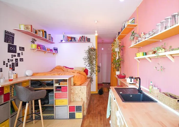Charmant Studio Lumineux, Minimaliste Et Vegetal